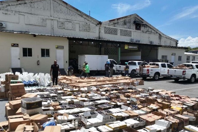 DomRep - Fabrik für Pansch-Rum ausgehoben / Foto © Diario Libre