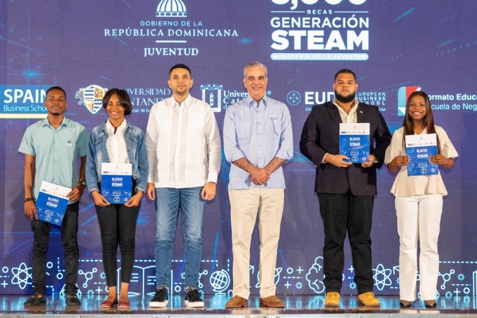 DomRep - Auslandsstipendium mit Rückkehrpflicht? / Foto © Presidencia de la República