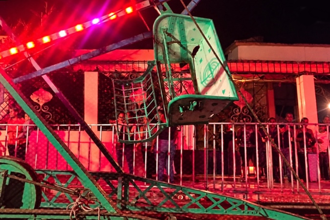 Schwerer Unfall auf dem Patronatsfest von Hato Mayor: Drei Mädchen wurden aus einem Fahrgeschäft geschleudert.