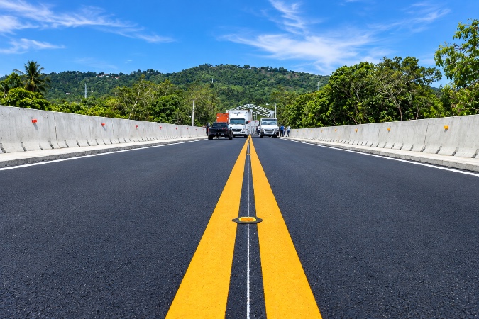Die neue Camú-Brücke verbindet die Gran Parada bei Montellano über die „Carretera Turística“ wieder direkt mit Santiago.