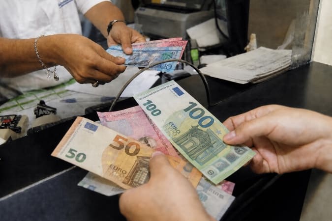 Euro und US-Dollar in dominikanische Pesos wechseln